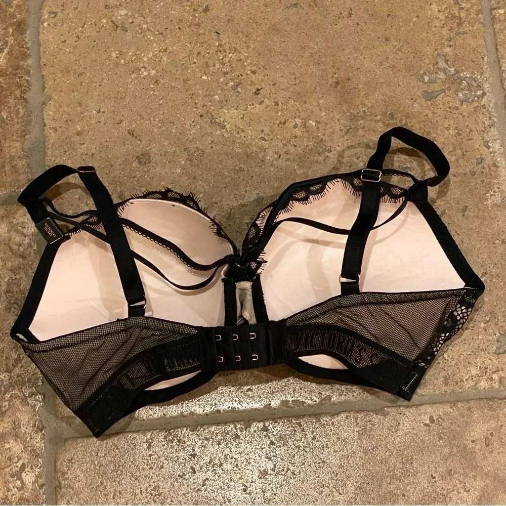 NWT~VICTORIA’S SECRET Women Black Lace Padded Push Up Bra Size 36DD